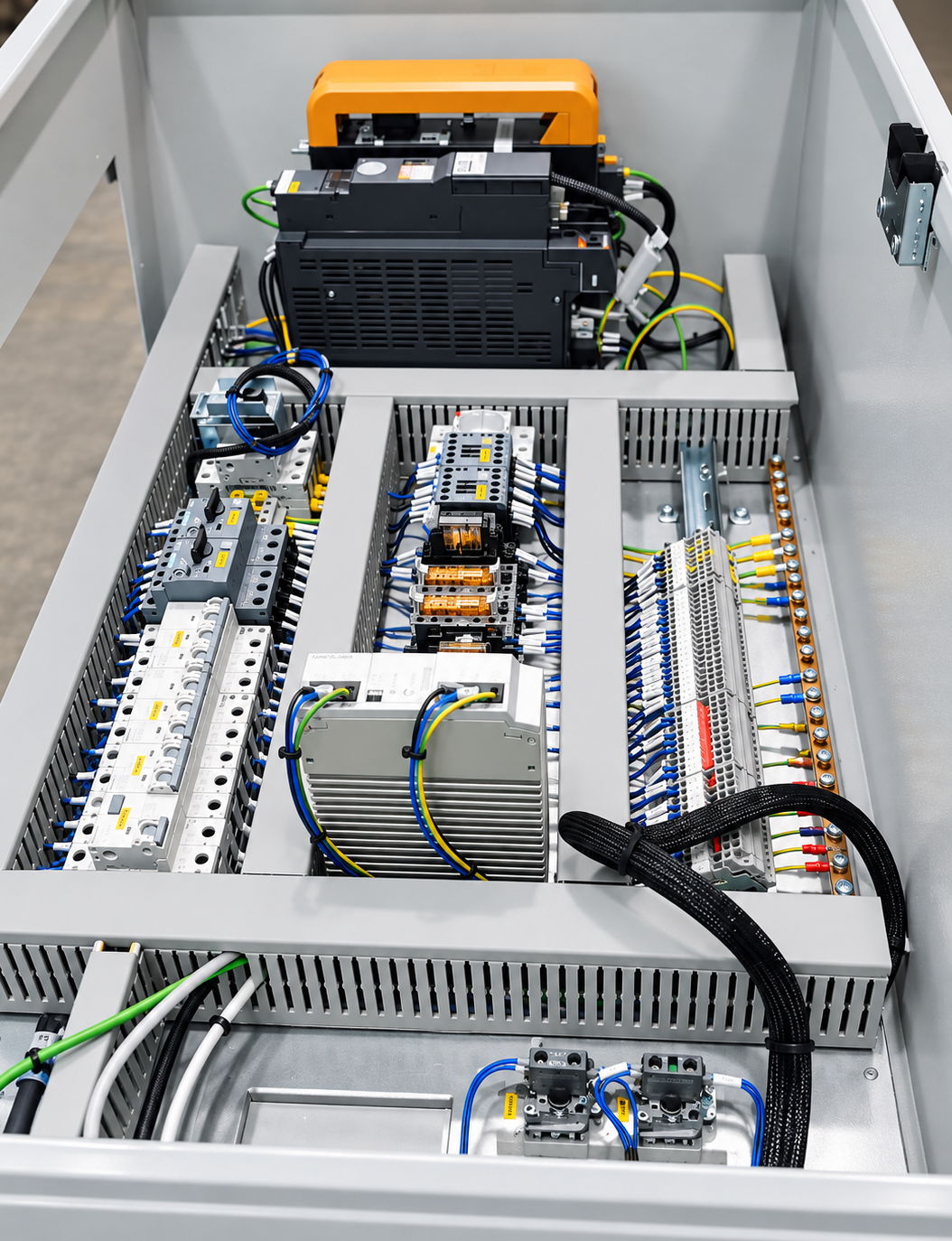 Dettaglio tecnico quadro elettrico industriale BieMme